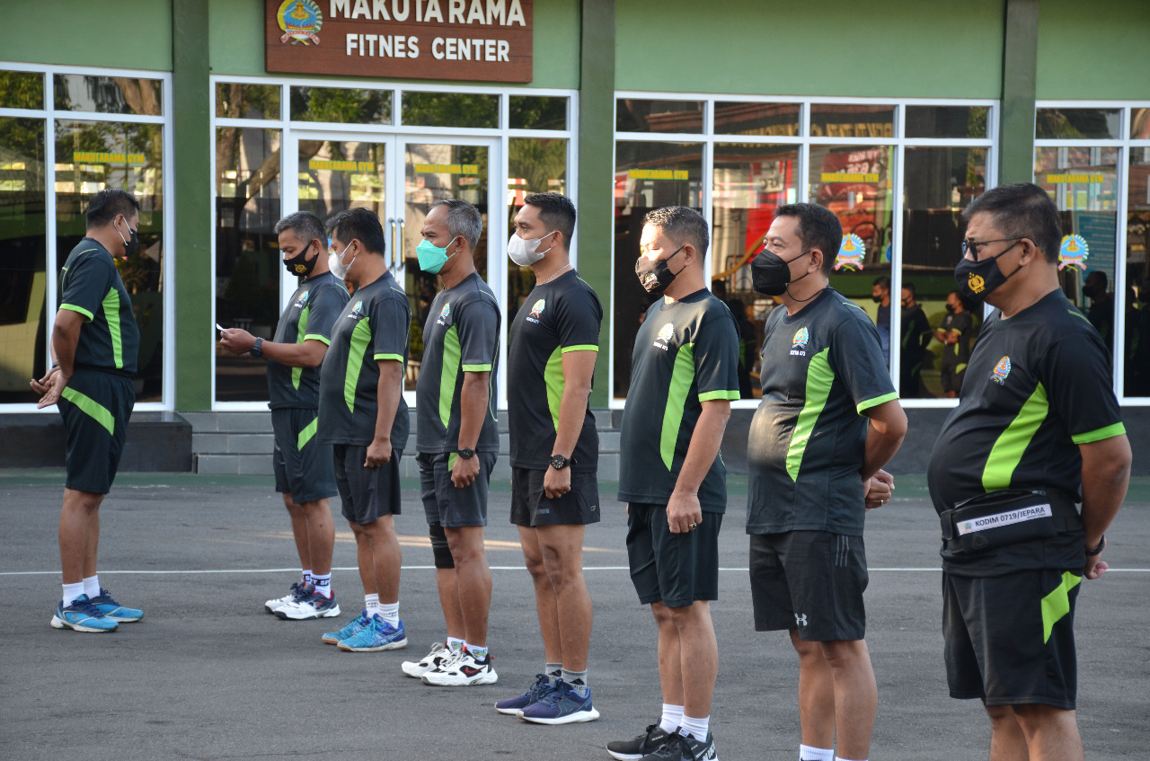 Jumat Sehat, Prajurit Korem 073/Makutarama Laksanakan Olahraga Umum